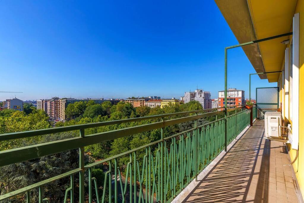 Sunny & Updated Flat With Panoramic City View 50M From M4 Stop Milano Eksteriør billede