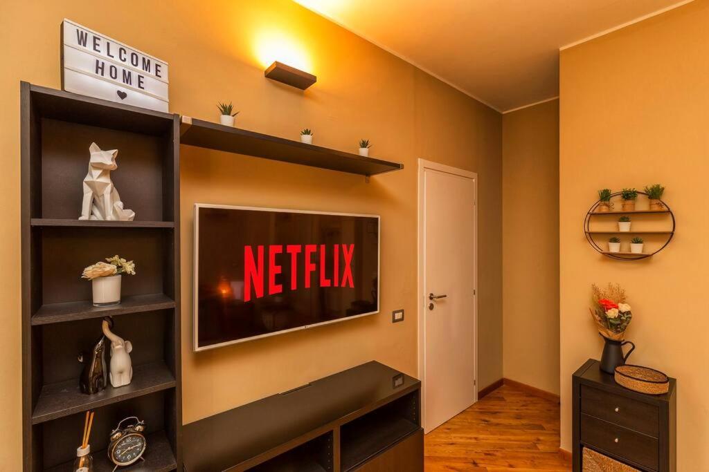 Sunny & Updated Flat With Panoramic City View 50M From M4 Stop Milano Eksteriør billede
