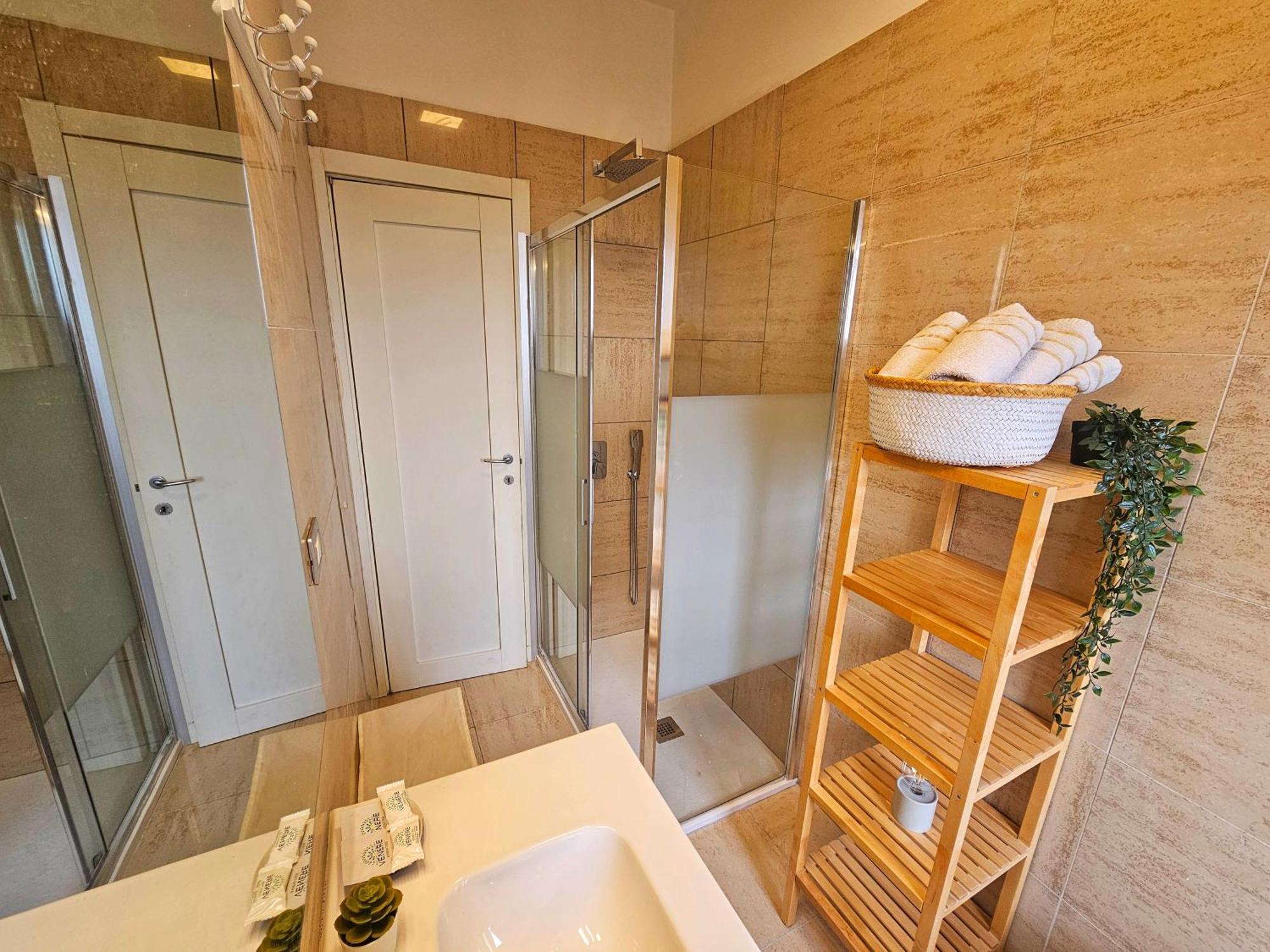 Sunny & Updated Flat With Panoramic City View 50M From M4 Stop Milano Eksteriør billede