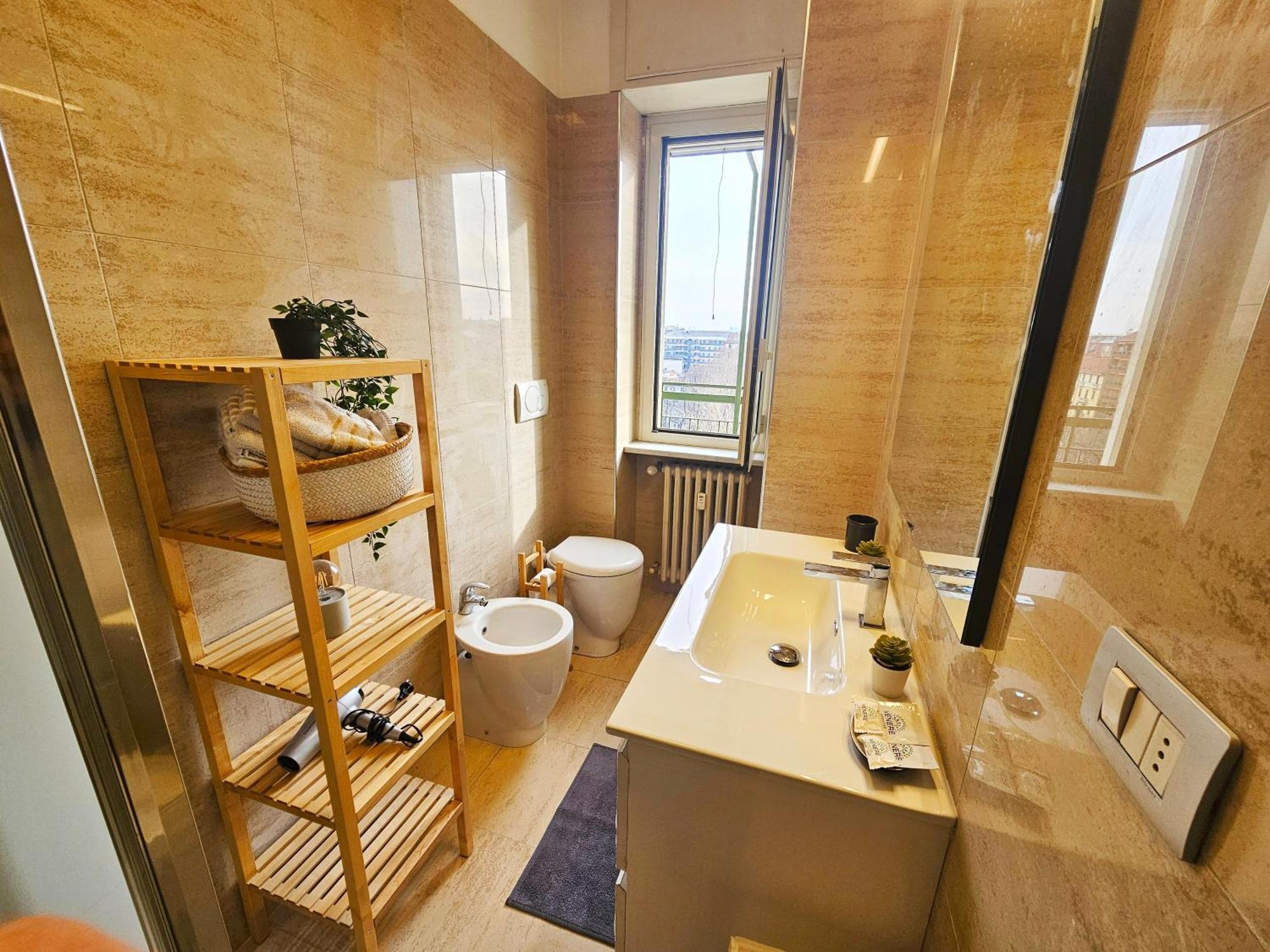 Sunny & Updated Flat With Panoramic City View 50M From M4 Stop Milano Eksteriør billede